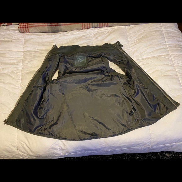 Men’s Large Winter Vest - Picture 3 of 3